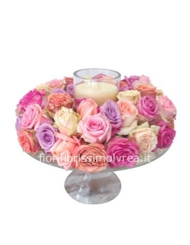 Centrotavola basso di rose e candela