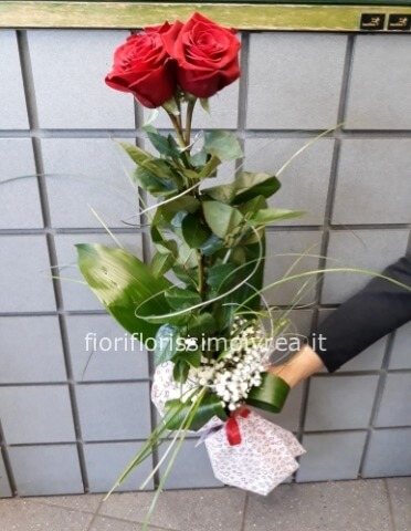 3 rose rosse lunghe