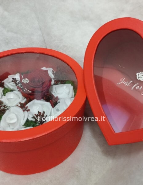 Scatola di Rose rosse